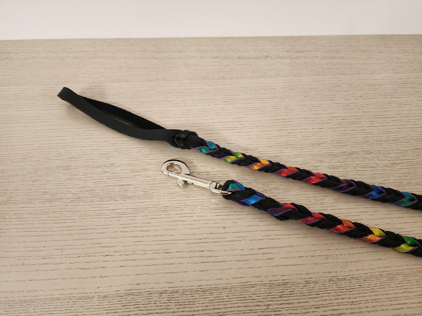 Braided Leather Dog Leash – Metallic Two-Tone